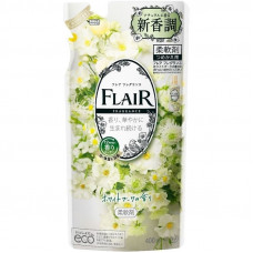 KAO Flair Fragrance White Bouquet Кондиционер-смягчитель для белья, с изящным ароматом белых цветов, мягкая упаковка, 400мл.