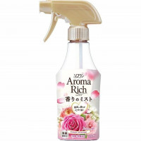LION Кондиционер-спрей для тканей с парфюмерным ароматом цветов и ягод "Diana" (пульверизатор) 280 мл
