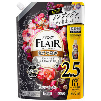 KAO Flair Fragrance Rich Floral Кондиционер-смягчитель для белья, с богатым фруктово-ягодным ароматом и цветочными нотками, мягкая упаковка с крышкой, 950мл.